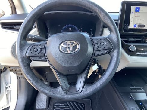 Used 2026 Toyota Corolla Cross L FWD image 36