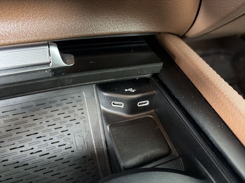 Used 2024 Mercedes-Benz GLS 450 4MATIC image 32