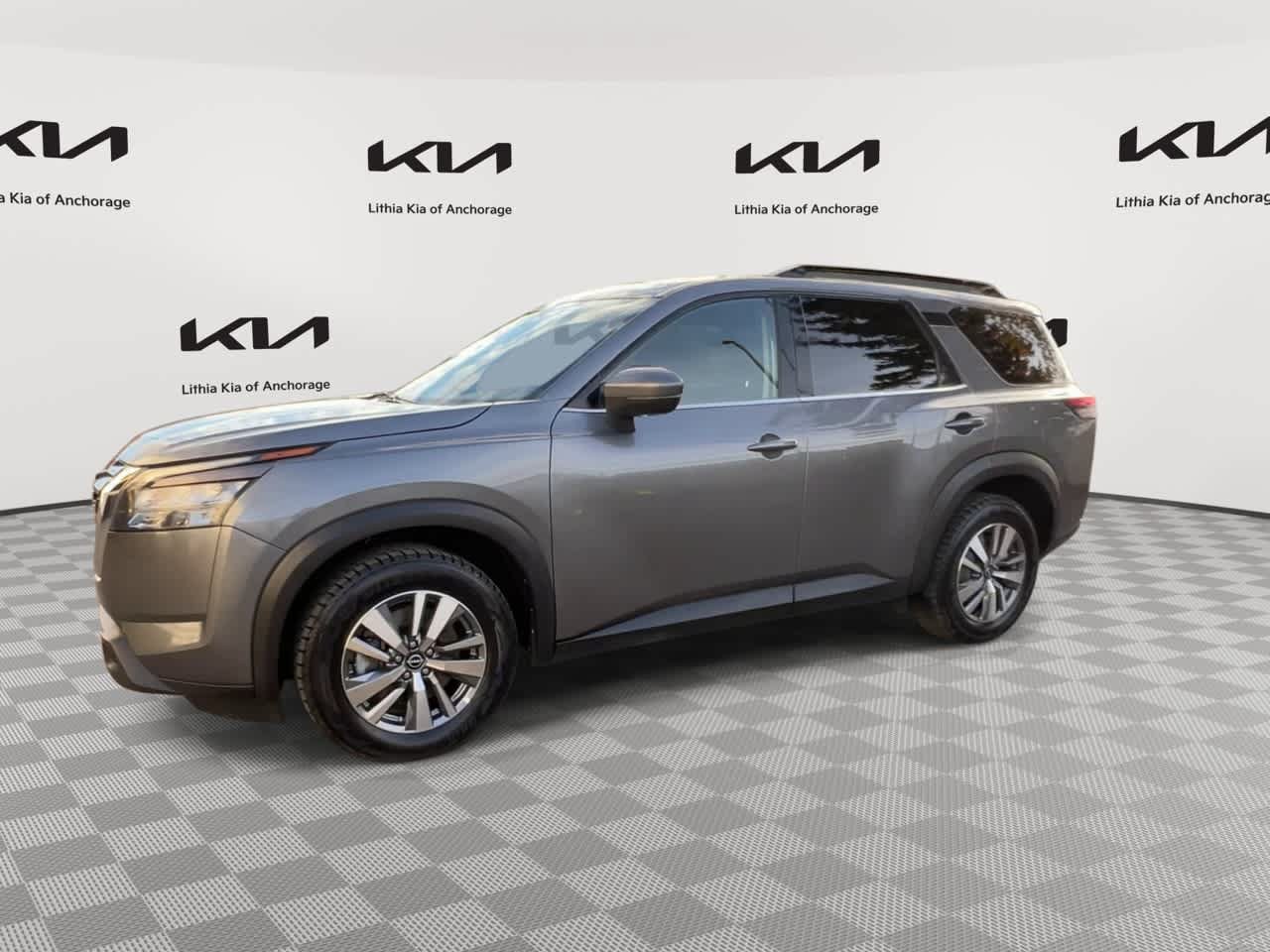 Used 2024 Nissan Pathfinder SV AWD/4WD image 4