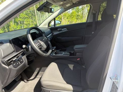 Used 2026 Kia Sportage LX FWD image 10