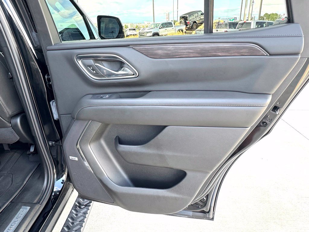 Used 2024 Chevrolet Tahoe Z71 w/ Luxury Package AWD/4WD image 26