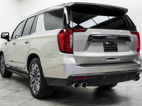 Used 2023 GMC Yukon Denali Ultimate AWD/4WD image 11