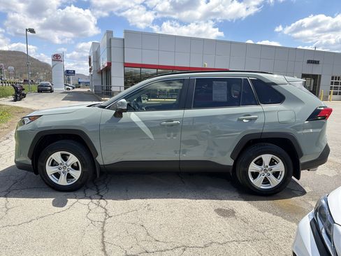 Used 2019 Toyota RAV4 XLE w/ Convenience Package AWD/4WD image 5