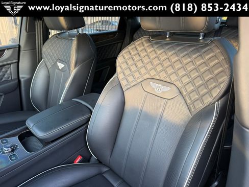 Used 2021 Bentley Bentayga image 19
