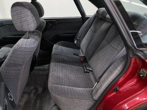 Used 1998 Subaru Legacy L image 12
