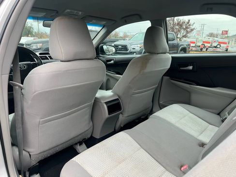 Used 2014 Toyota Camry LE image 17