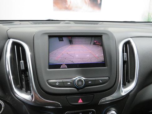 Used 2020 Chevrolet Equinox LT w/ Driver Convenience Package image 17