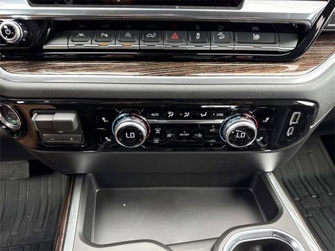 New 2026 GMC Sierra 1500 Elevation image 25