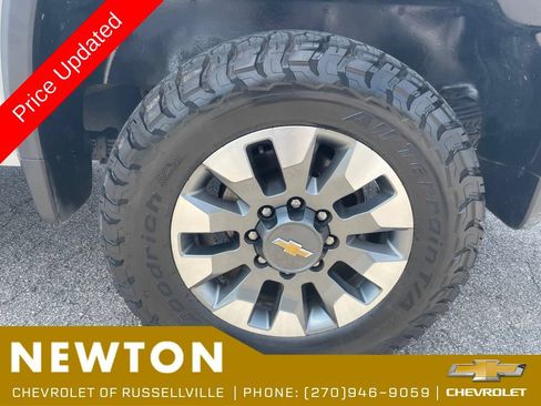 Used 2022 Chevrolet Silverado 2500 Custom w/ Custom Value Package AWD/4WD image 42