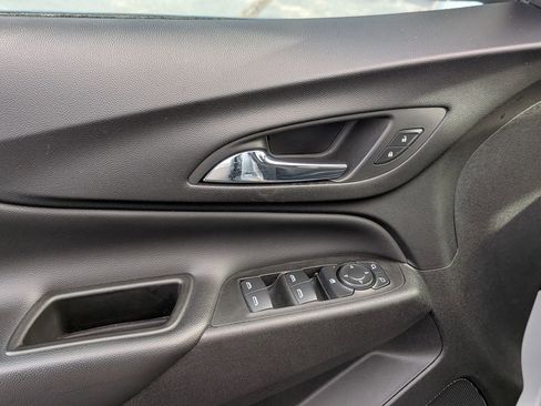 Used 2022 Chevrolet Equinox LT image 15