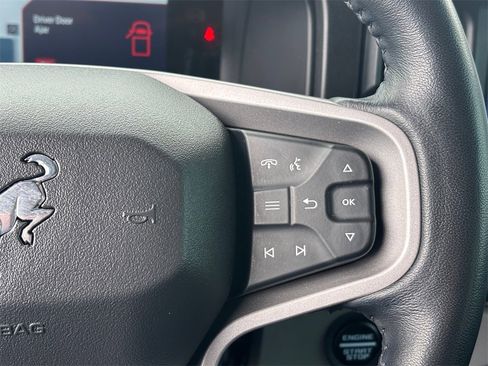 Used 2023 Ford Bronco Badlands image 12