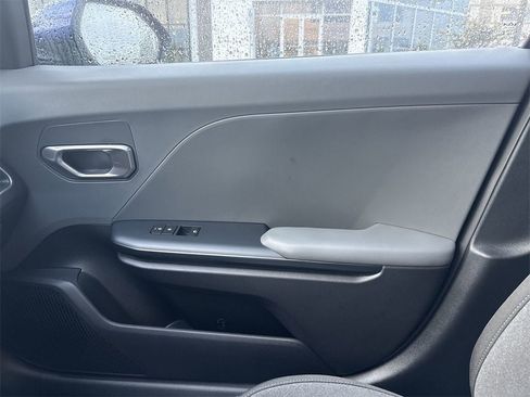 New 2025 Kia K4 LXS image 22