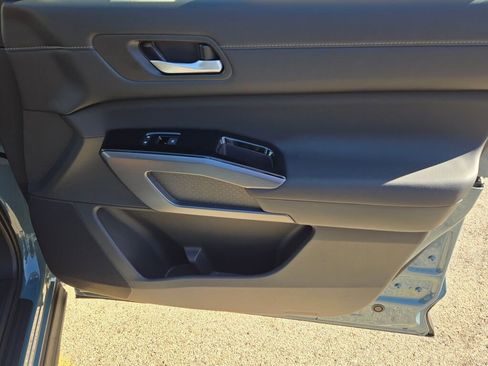 New 2026 Nissan Pathfinder SL image 5