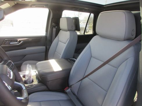 New 2026 GMC Yukon Elevation image 12