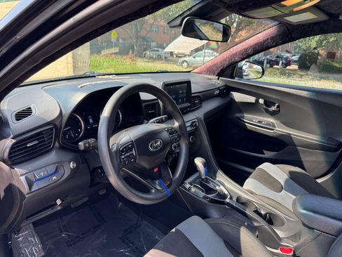 Used 2020 Hyundai Veloster 2.0 FWD image 10