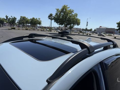 Used 2019 Subaru Crosstrek 2.0i Limited w/ Moonroof Package w/Navigation AWD/4WD image 4