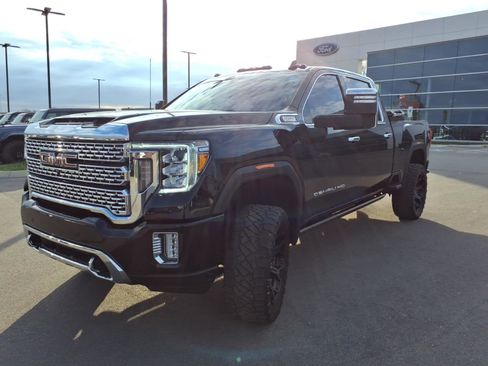 Used 2022 GMC Sierra 3500 Denali w/ Denali Black Diamond Edition image 7