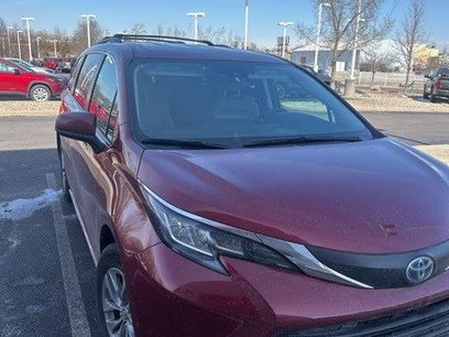Used 2022 Toyota Sienna LE