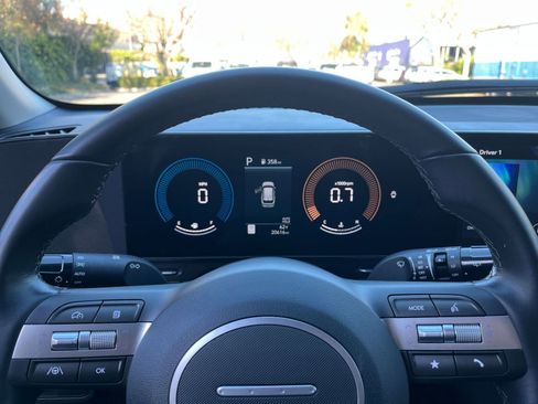 Used 2025 Hyundai Kona SEL image 28