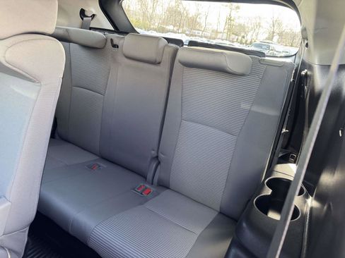 Certified 2022 Toyota Highlander L image 16