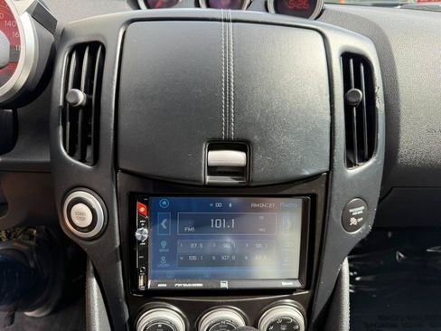 Used 2009 Nissan 370Z Touring w/ Aerodynamics Pkg RWD image 32