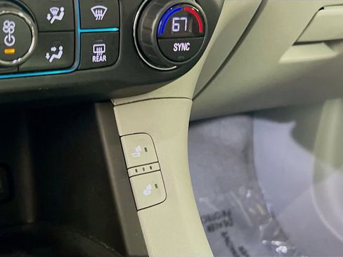 Used 2018 GMC Acadia SLE w/ Driver Alert Package I FWD image 17