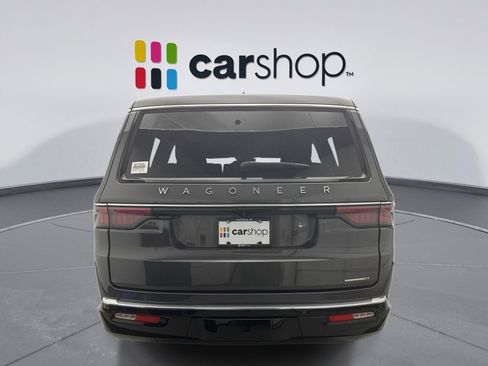 Used 2024 Jeep Wagoneer Series II w/ Flexible Seating Group AWD/4WD image 4