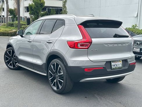 Certified 2024 Volvo XC40 B5 Ultimate w/ Climate Package image 6