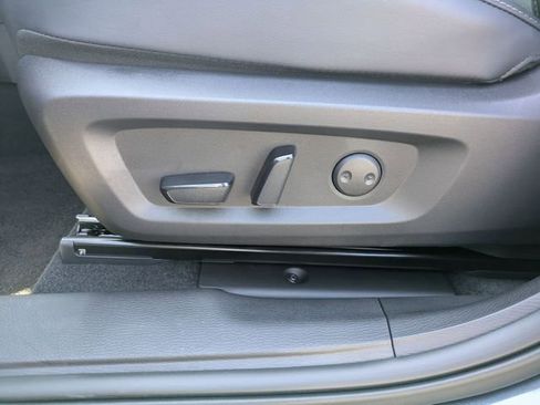 New 2025 Mitsubishi Outlander SE image 14