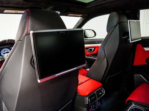 Used 2019 Lamborghini Urus image 10