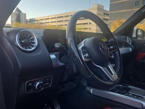 Used 2022 Mercedes-Benz GLB 250 GLB 250 image 6