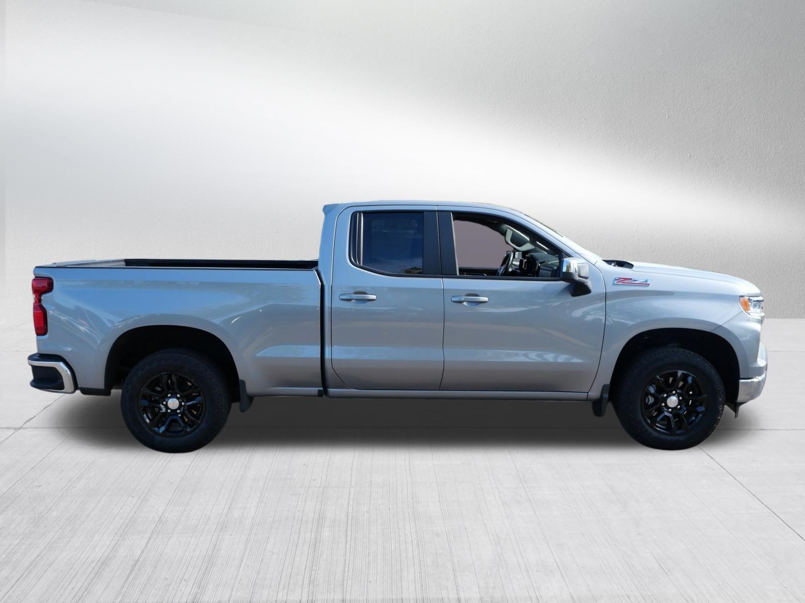 Used 2025 Chevrolet Silverado 1500 LT AWD/4WD image 8