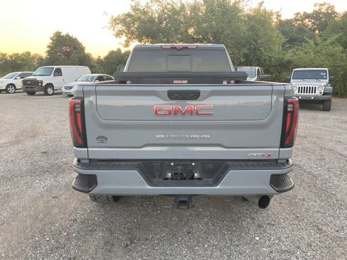 Used 2024 GMC Sierra 2500 AT4 w/ Technology Package AWD/4WD image 7
