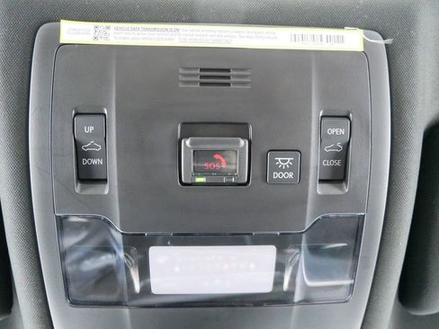 Certified 2025 Lexus ES 300h w/ Accessory Package (Z2) image 26