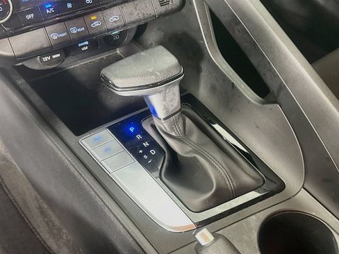 Used 2024 Hyundai Elantra SEL FWD image 17