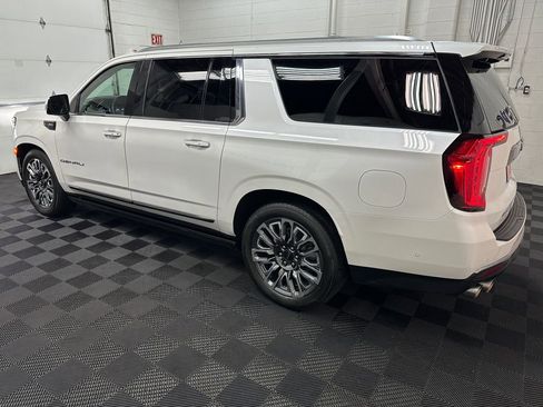 Used 2024 GMC Yukon XL Denali Ultimate AWD/4WD image 6
