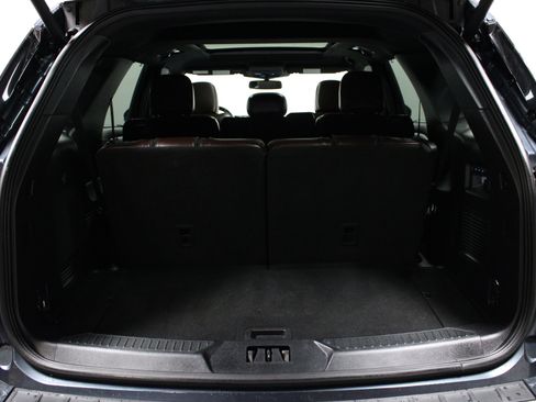 Used 2022 Ford Explorer Platinum w/ Technology Package RWD image 15