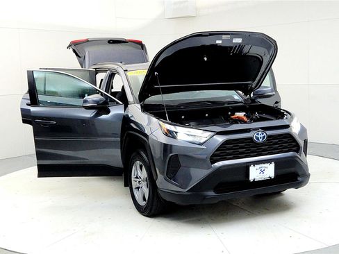 Certified 2023 Toyota RAV4 XLE w/ Convenience Package image 9