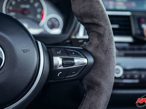 Used 2018 BMW M4 Convertible w/ Competition Package image 70