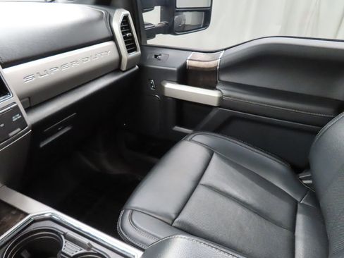 Used 2022 Ford F350 Lariat w/ Black Appearance Package image 27