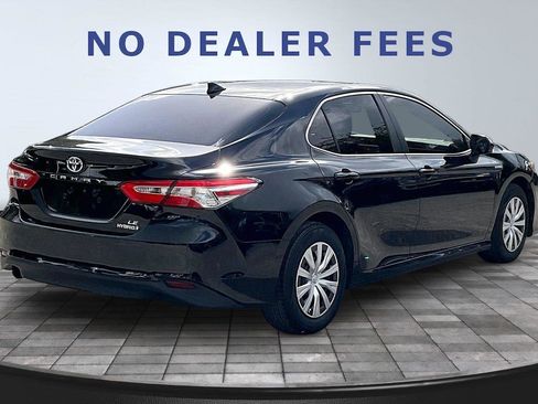 Used 2020 Toyota Camry LE image 6