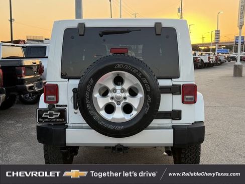 Used 2013 Jeep Wrangler Unlimited Sahara AWD/4WD image 7