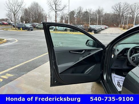 Used 2023 Kia Niro SX Touring image 15