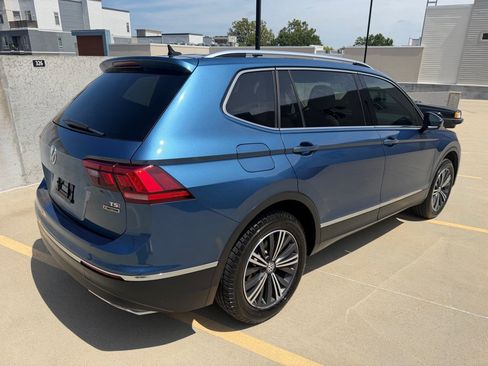 Used 2018 Volkswagen Tiguan SEL AWD/4WD image 3
