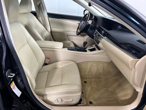 Used 2014 Lexus ES 350 w/ Premium Package FWD image 28
