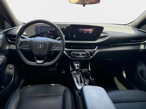 Used 2025 Buick Envista Sport Touring w/ Convenience II Package FWD image 14