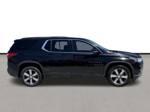 Used 2019 Chevrolet Traverse LT w/ LT Premium Package FWD image 4