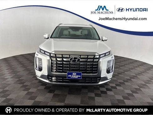 Used 2025 Hyundai Palisade Calligraphy image 2