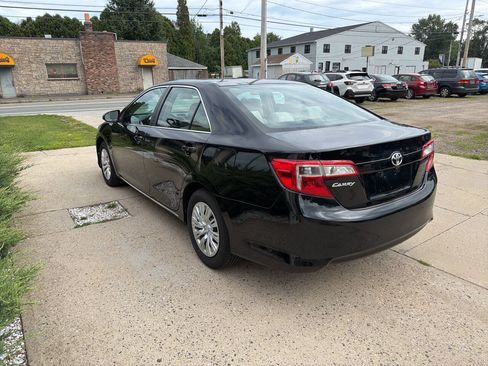 Used 2014 Toyota Camry LE FWD image 4