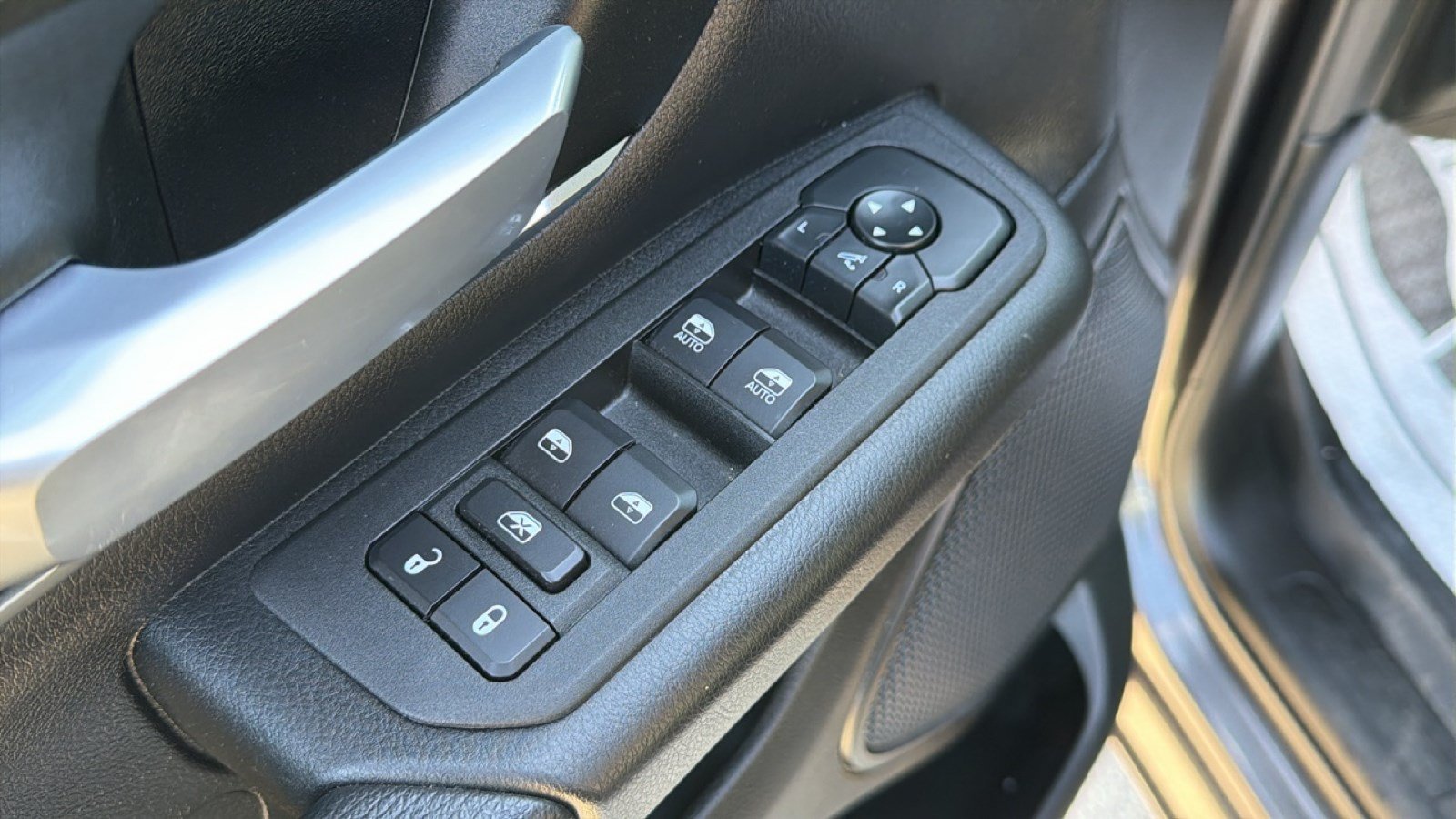 Used 2025 RAM 1500 Lone Star RWD image 9